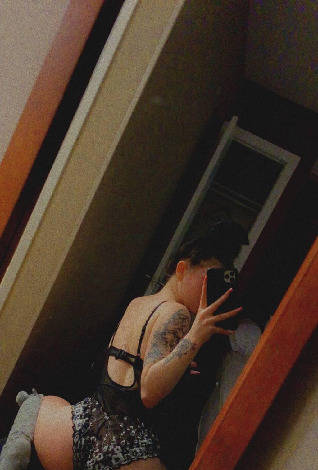 young tight pu$$y new in town and duos available !!!