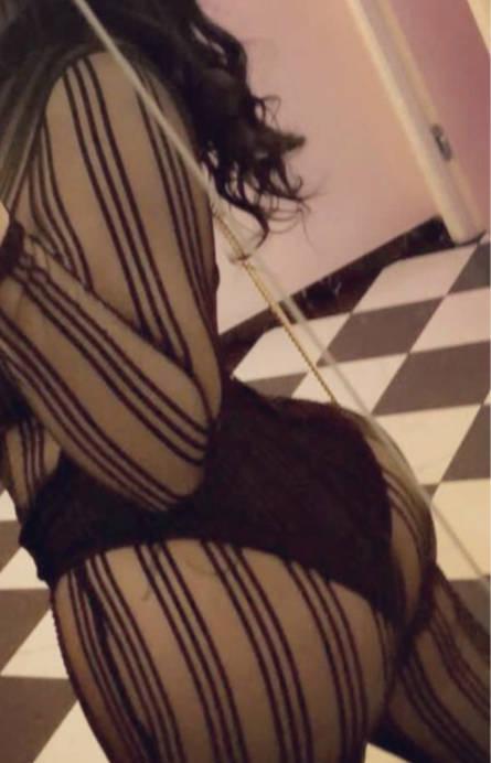 BRUNETTE BOMBSHELL!! SEXY and Superrrr TIGHT !!!