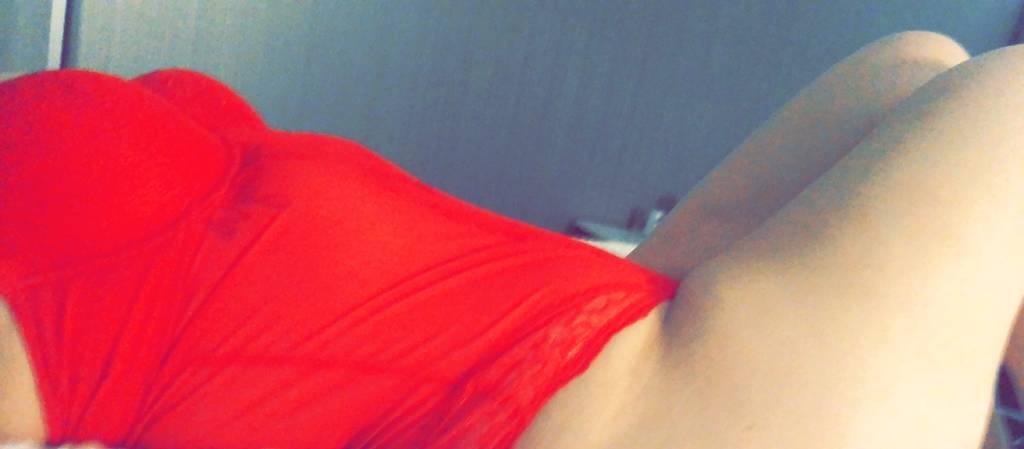 GUELPH Sexy European Babe Ready For A Good Time