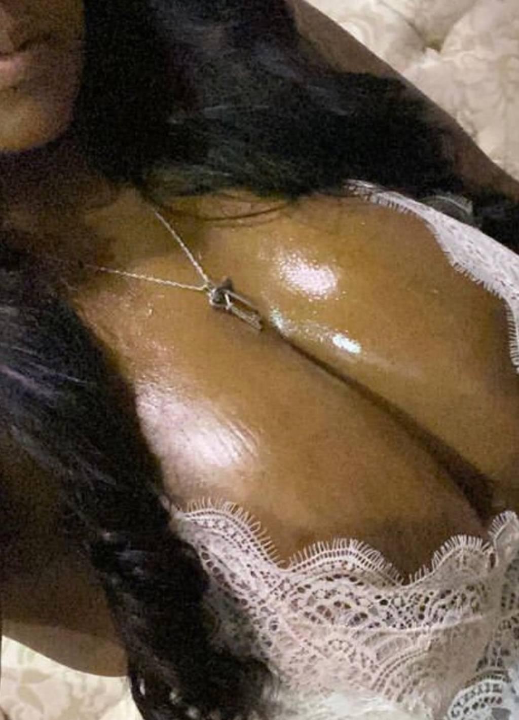 UPSCALE sexy curvy ebony