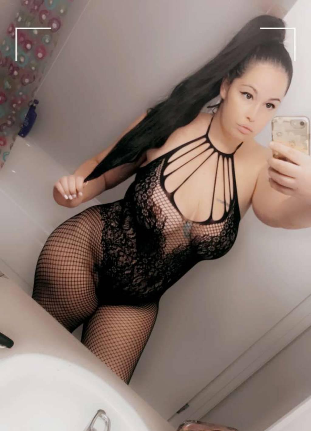 In & Out - partygirl -sophia the slutty girl next door
