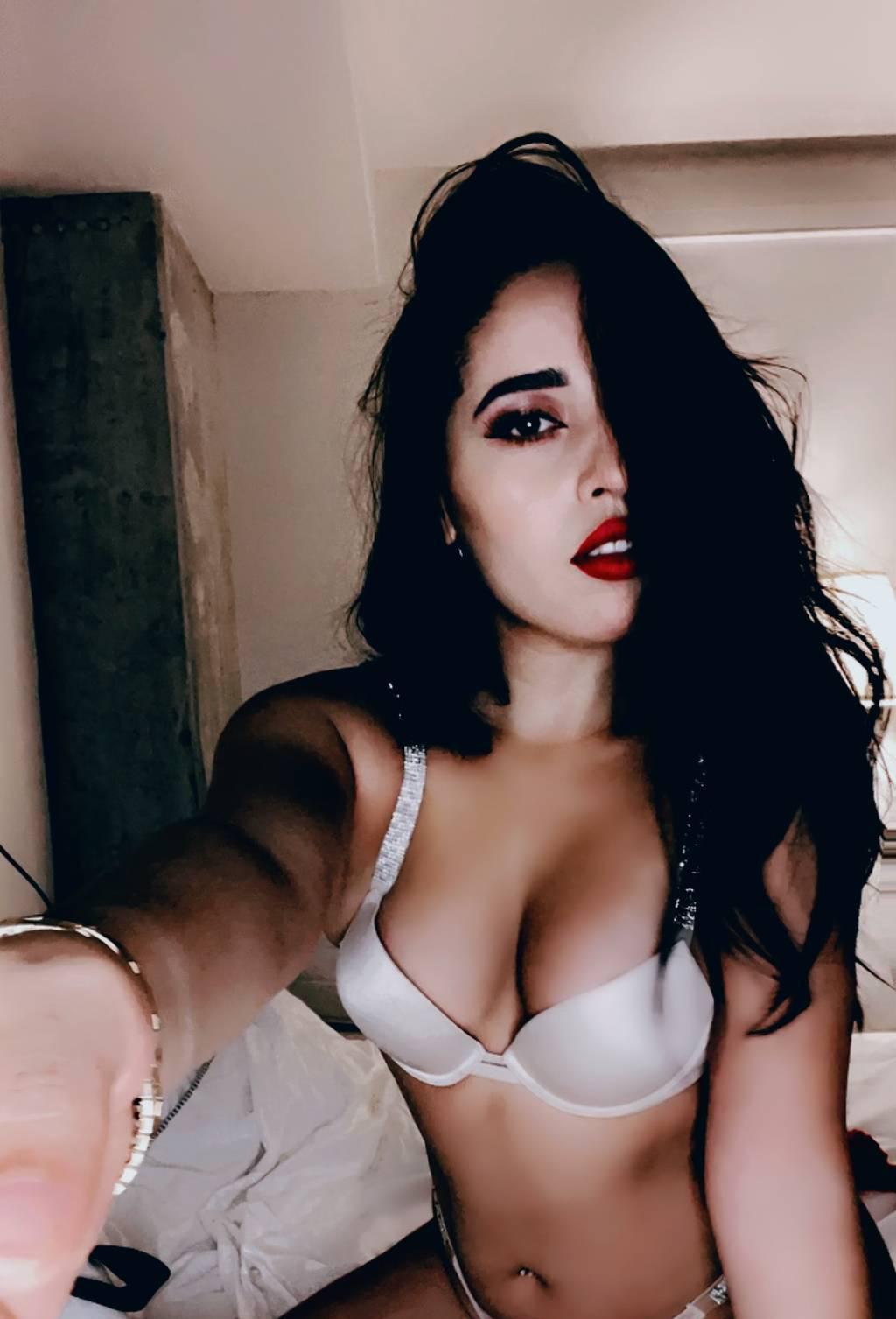 Availaible now baby come see me