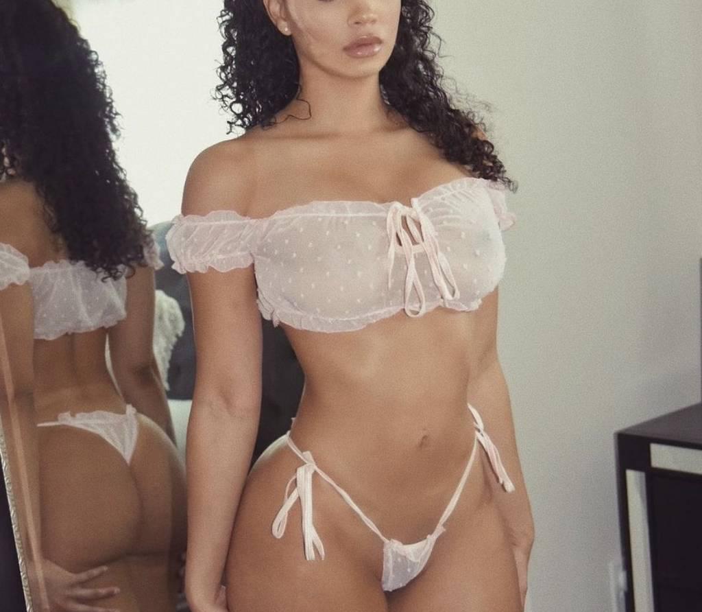 TORONTO LETS PARTY !!LetMEBeYourLITTILEHELPER!! OUTCALLS